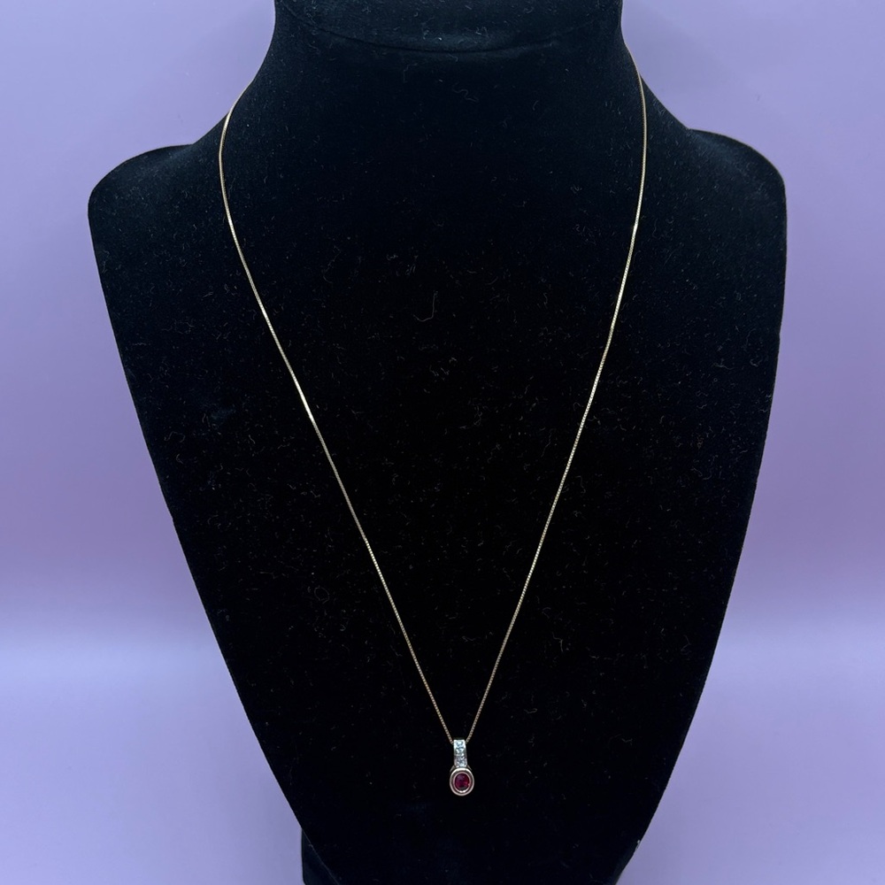 Beautiful Genuine 18” 14K Gold Ruby and Diamond Chip Necklace